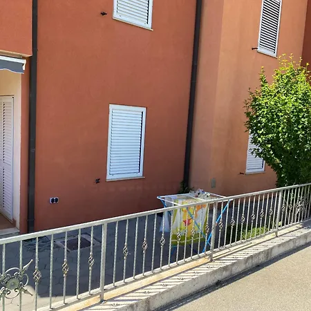 Vodice-srima Xvii 30c アパート